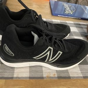 New balance shoes size 9.5 (unworn condition)